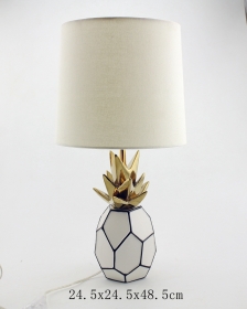 lâmpada cerâmica de abacaxi