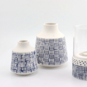 vasos de cerâmica branca bud